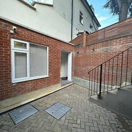 Two Bedroom House In Kilburn London Eksteriør billede