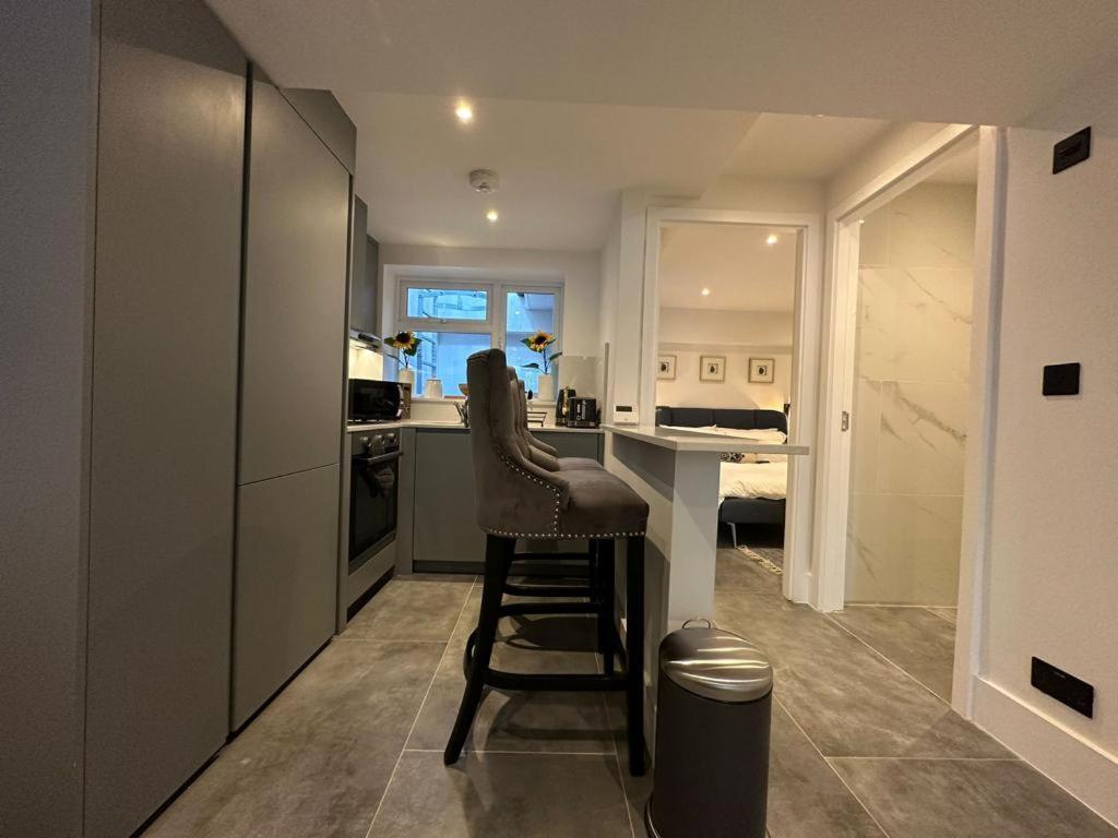 Two Bedroom House In Kilburn London Eksteriør billede